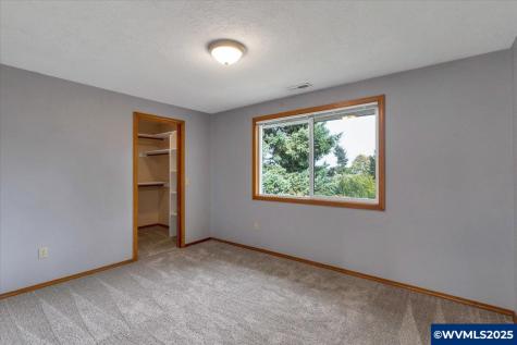 2677 Fort Rock Court SE Salem OR 97306