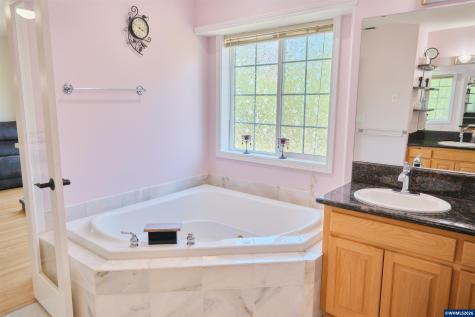 1387 Cathlamet Court NW Salem OR 97304