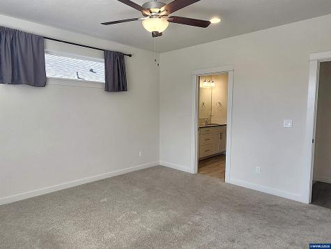 2798 Essex Avenue NW Albany OR 97321