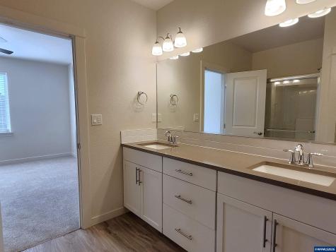 2798 Essex Avenue NW Albany OR 97321