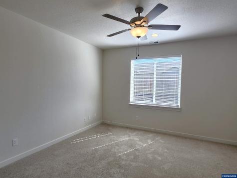 2798 Essex Avenue NW Albany OR 97321