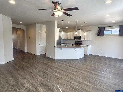 2798 Essex Avenue NW Albany OR 97321