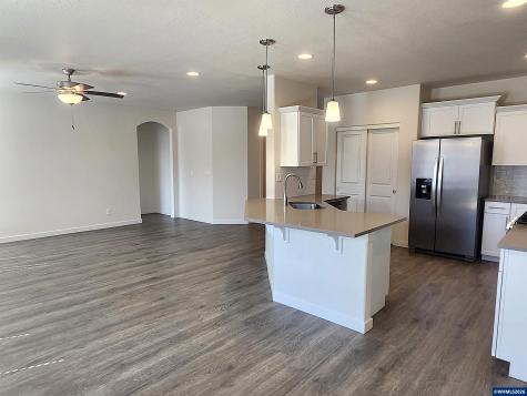 2798 Essex Avenue NW Albany OR 97321