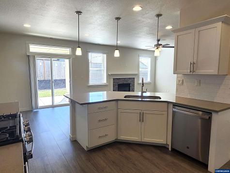 2798 Essex Avenue NW Albany OR 97321