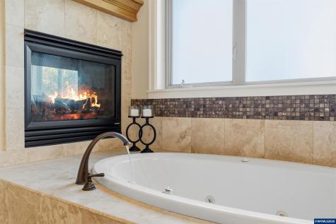 1673 Mountain Drive Stayton OR 97383