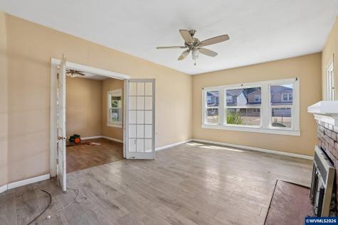 430 Log Cabin Street Independence OR 97351