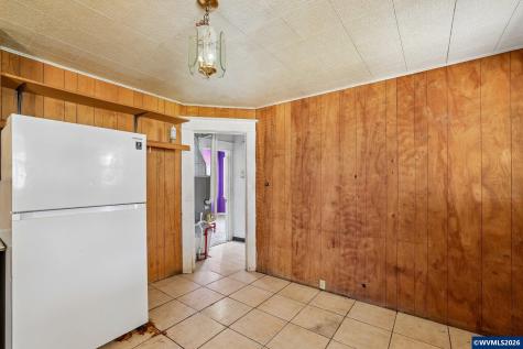 430 Log Cabin Street Independence OR 97351