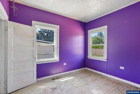 430 Log Cabin Street Independence OR 97351