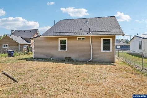 430 Log Cabin Street Independence OR 97351