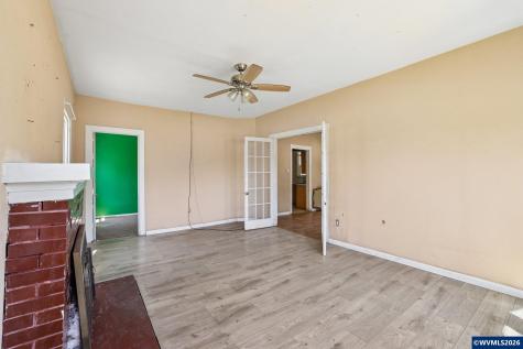 430 Log Cabin Street Independence OR 97351
