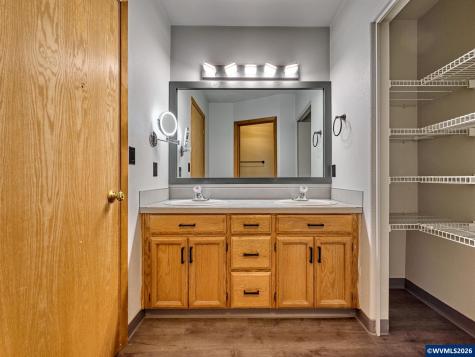 2257 Hemlock Court NW Salem OR 97304