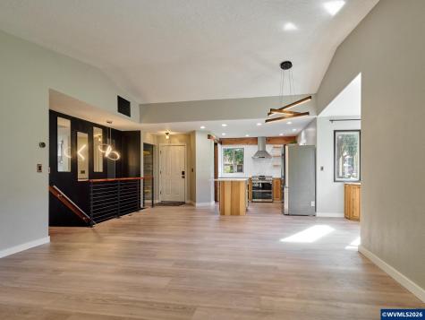 2257 Hemlock Court NW Salem OR 97304