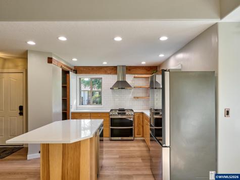 2257 Hemlock Court NW Salem OR 97304