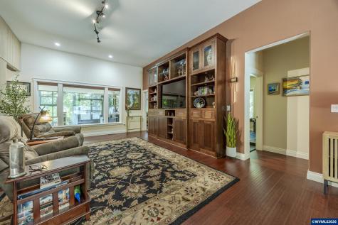 29877 Bartels Creeks Drive Lebanon OR 97355