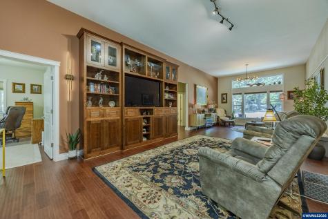 29877 Bartels Creeks Drive Lebanon OR 97355