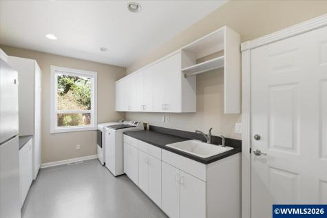 4239 Chambers Avenue S Salem OR 97302
