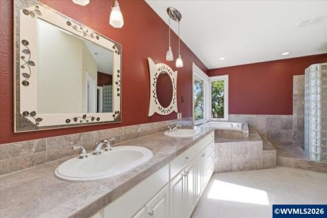 4239 Chambers Avenue S Salem OR 97302