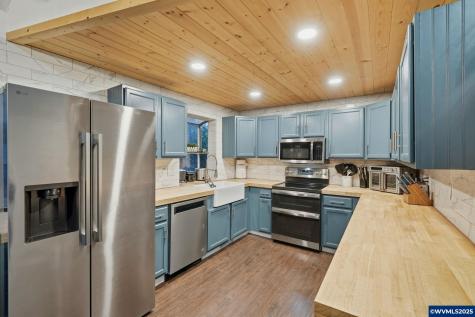 5087 Terrylee Court SE Salem OR 97306