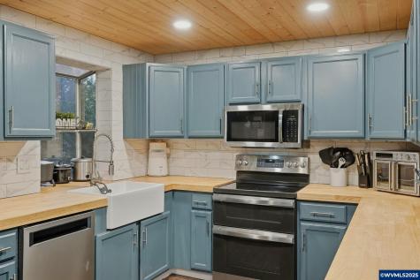 5087 Terrylee Court SE Salem OR 97306
