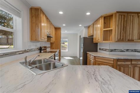 365 Mountain View Road Sweet Home OR 97386