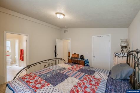 1606 11th Avenue Sweet Home OR 97386