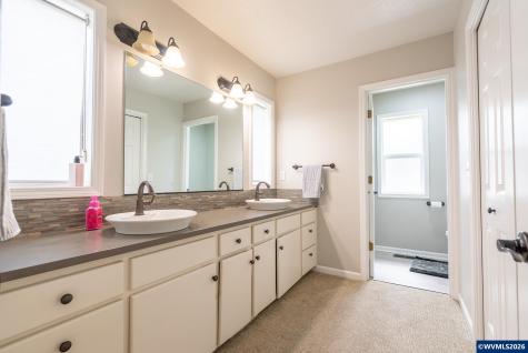 1140 Clover Valley Court NE Salem OR 97317