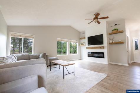 1140 Clover Valley Court NE Salem OR 97317
