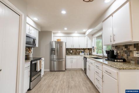 1140 Clover Valley Court NE Salem OR 97317