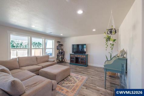 1443 45th Avenue Sweet Home OR 97386