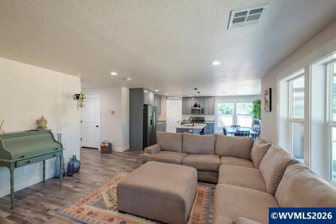 1443 45th Avenue Sweet Home OR 97386