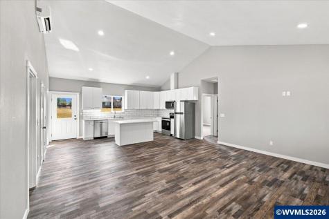 1221 49th Street Sweet Home OR 97389