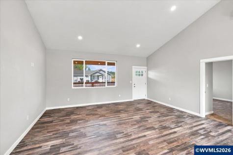 1221 49th Street Sweet Home OR 97389