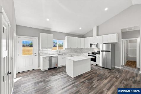 1221 49th Street Sweet Home OR 97389