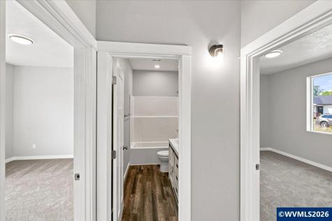 1221 49th Street Sweet Home OR 97389