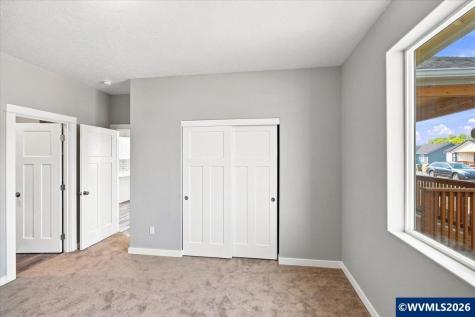 1221 49th Street Sweet Home OR 97389