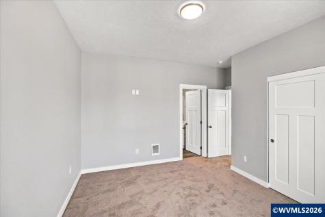 1221 49th Street Sweet Home OR 97389