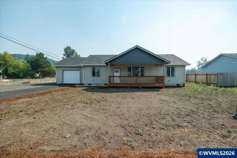 1221 49th Street Sweet Home OR 97389