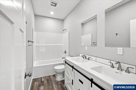 1221 49th Street Sweet Home OR 97389