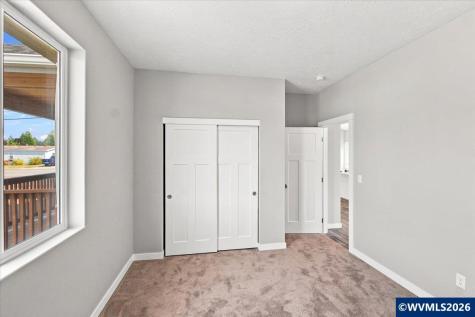 1221 49th Street Sweet Home OR 97389