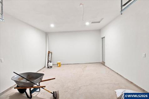 1221 49th Street Sweet Home OR 97389