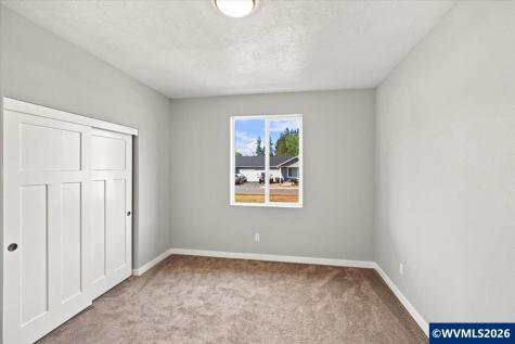 1221 49th Street Sweet Home OR 97389