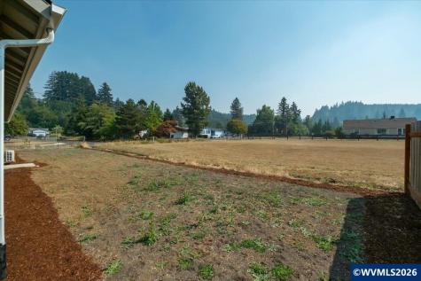 1221 49th Street Sweet Home OR 97389