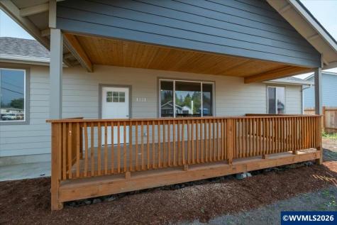 1221 49th Street Sweet Home OR 97389