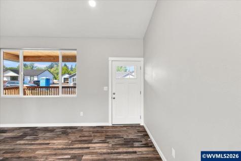 1221 49th Street Sweet Home OR 97389