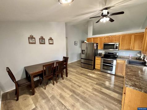 4223 Donalyn Street NE Salem OR 97301