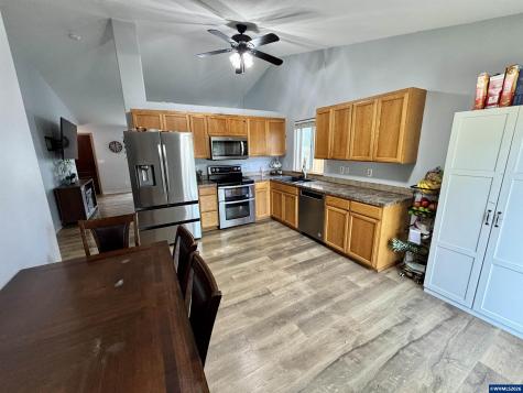 4223 Donalyn Street NE Salem OR 97301