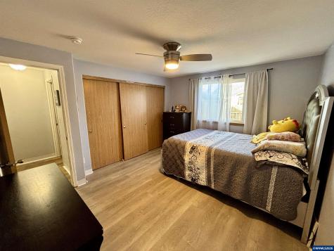 4223 Donalyn Street NE Salem OR 97301