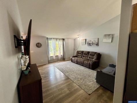 4223 Donalyn Street NE Salem OR 97301