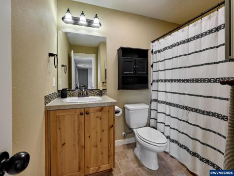 1025 SE Millright Avenue Mcminnville OR 97128