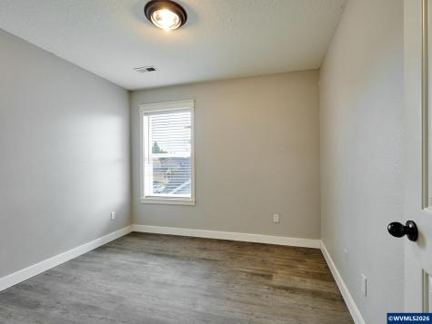 1025 SE Millright Avenue Mcminnville OR 97128
